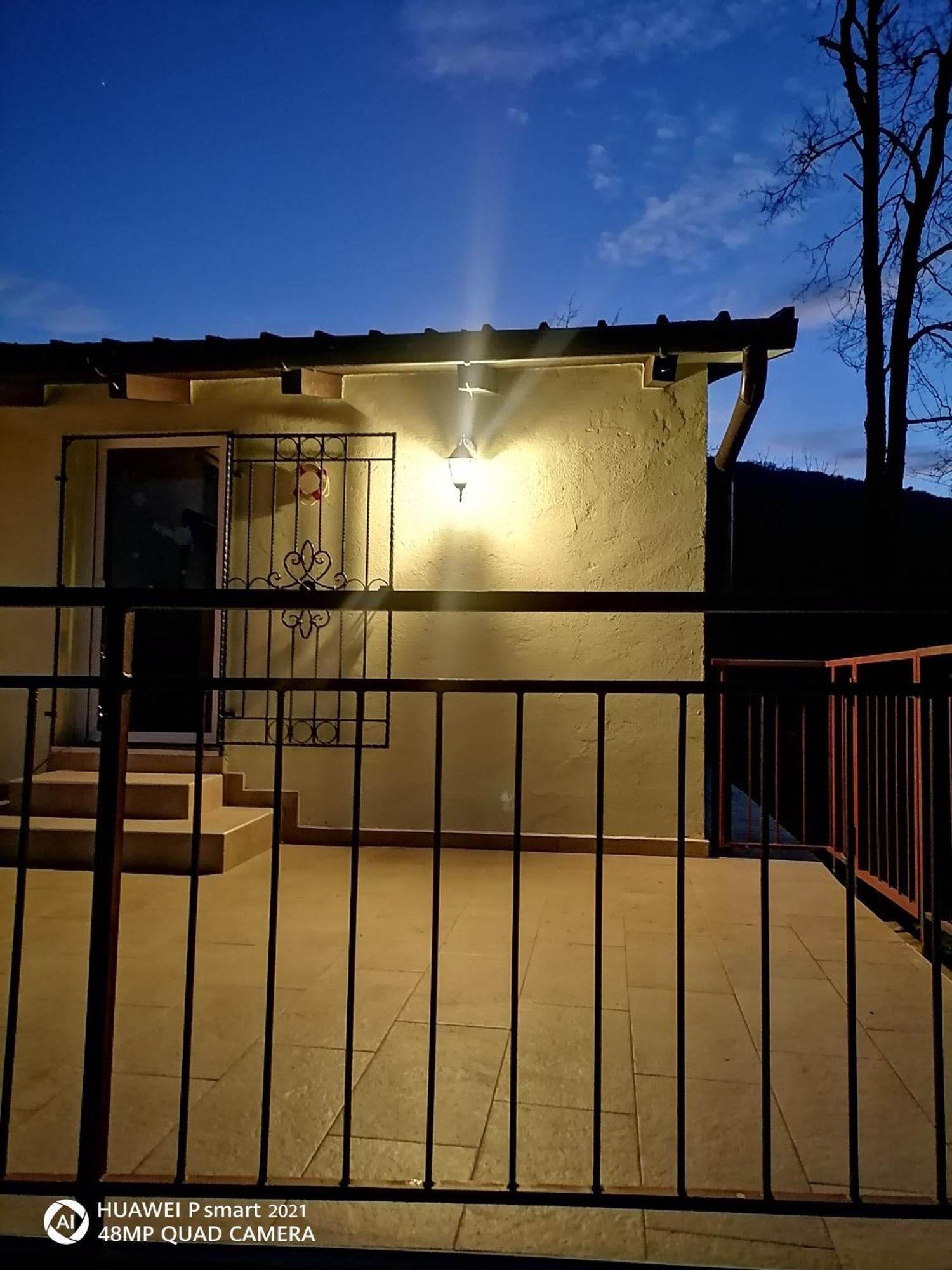 Kalista Villa Jurdani Kültér fotó
